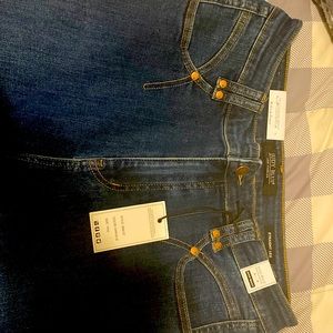 Judy Blue jeans. Straight leg, high waist. No distressing.  Beautiful jeans